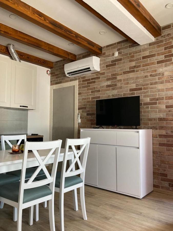 Studio Apartman Luka Starigrad Exterior photo